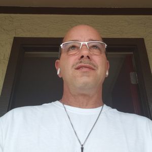 Meet your Posher, Louis